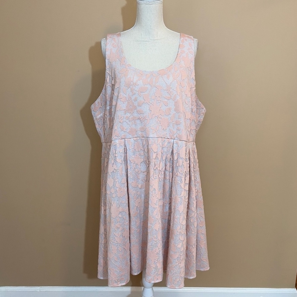 Torrid Pink Textured Floral Sleeveless Fit & Flare Dress Size 22 - Picture 2 of 8